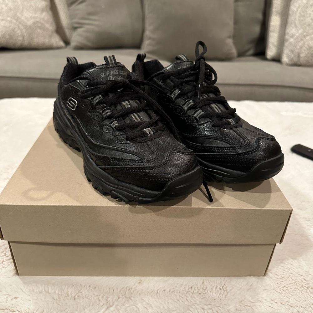Sketchers dlite workwear black shoes size 8 like new